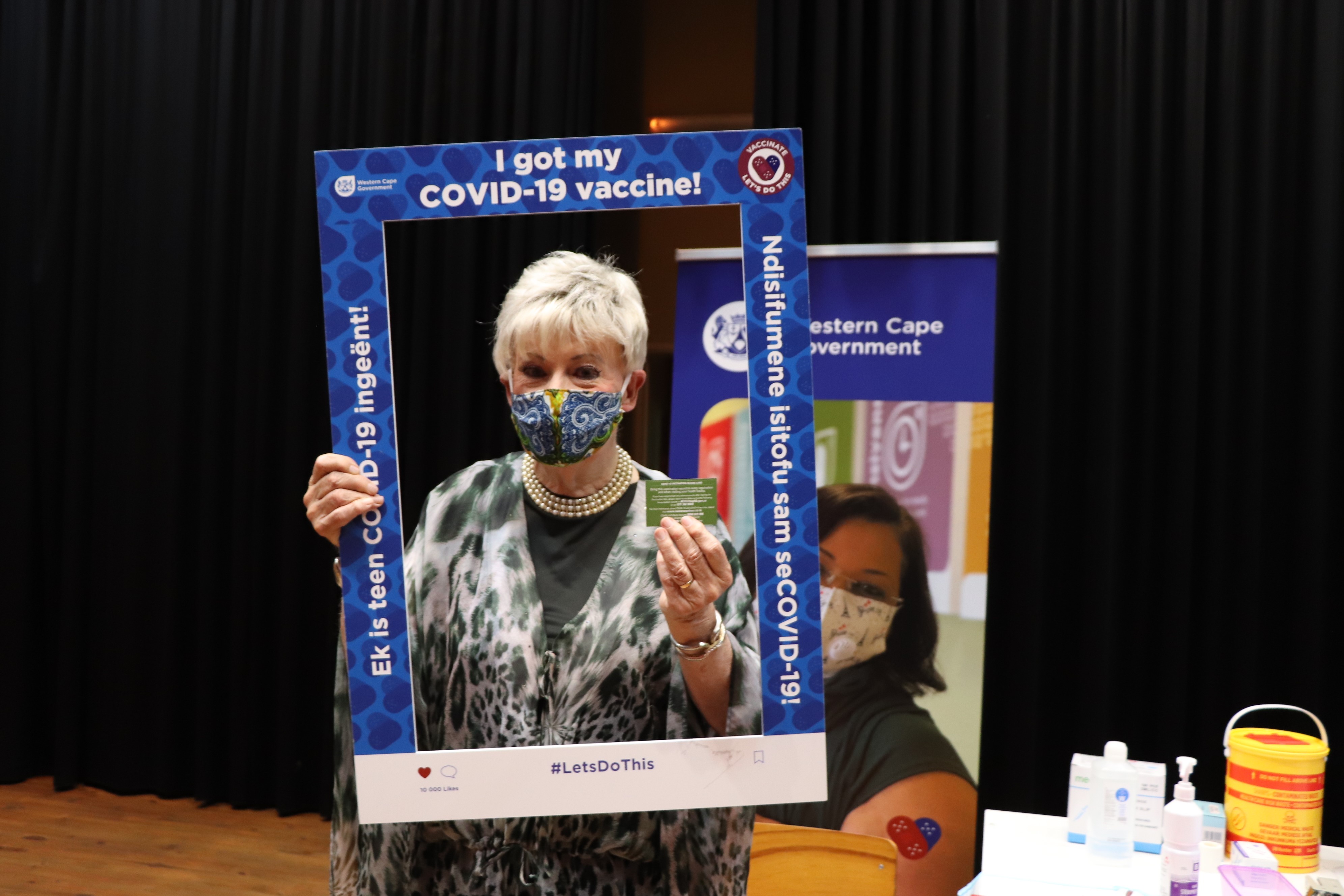 Tannie Evita receives her vaccine