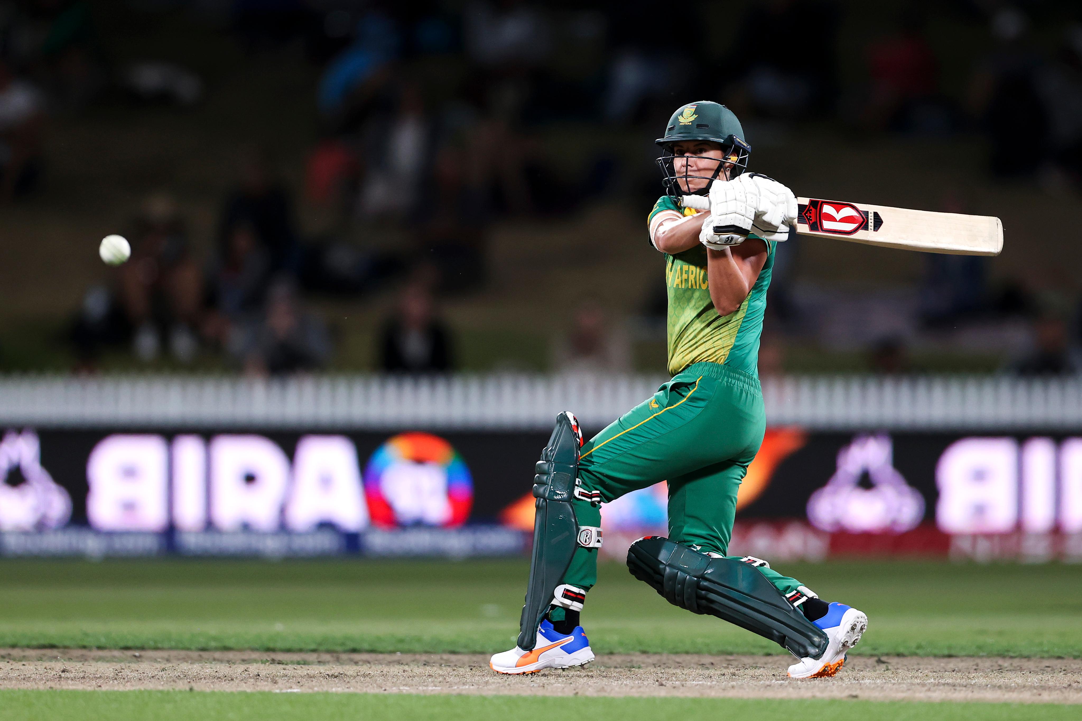 Marizanne Kapp plaing a pull shot at the ICC Woman's World Cup