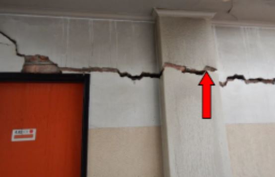 Wall crack on the 4th floor of the National Assembly building