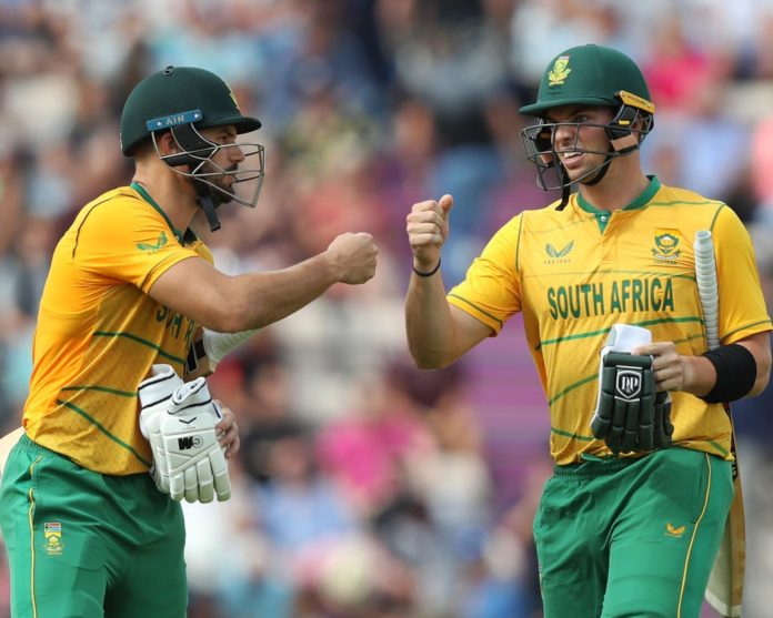 CSA newcomer of the year award nominee Tristan Stubbs giving Aiden Markram a fist bump.