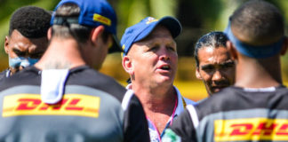 Stormers Coach, John Dobson chatting to his team during practice