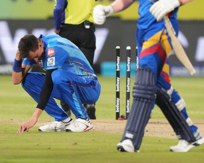 Duan Jansen of MI Cape Town reacts after being hit for a six by Matthew Breetzke of Durban's Super Giants to win the match