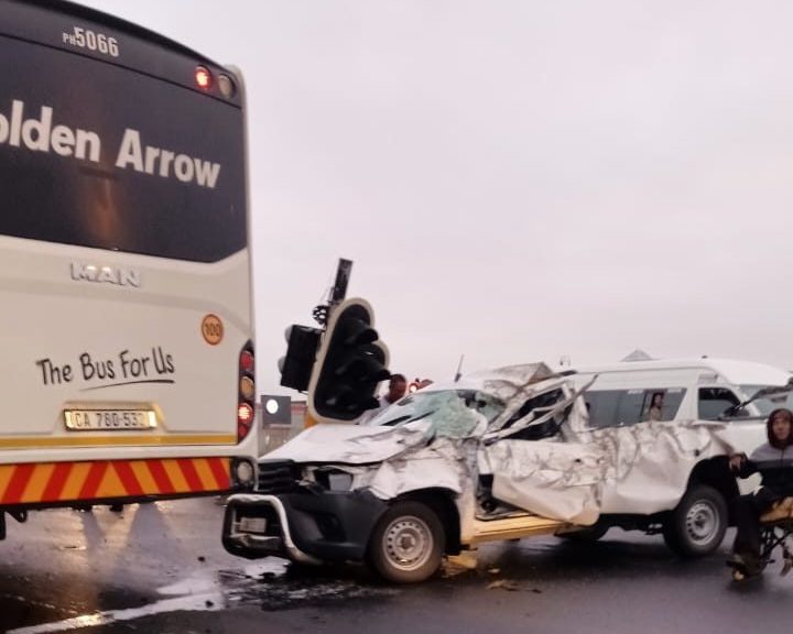 5 schoolkids die in horror crash