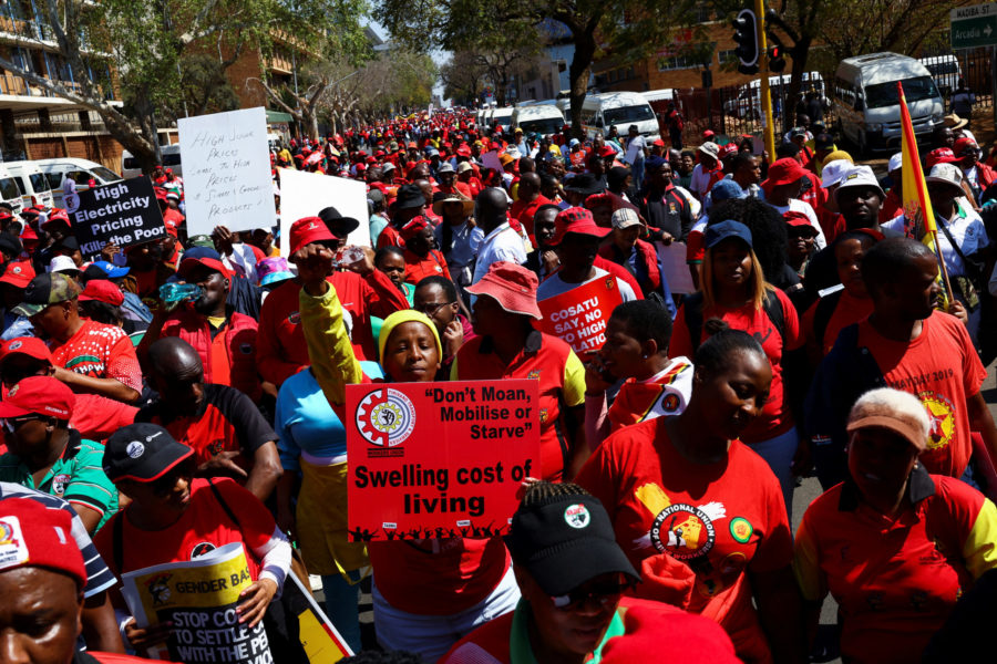 union members striking