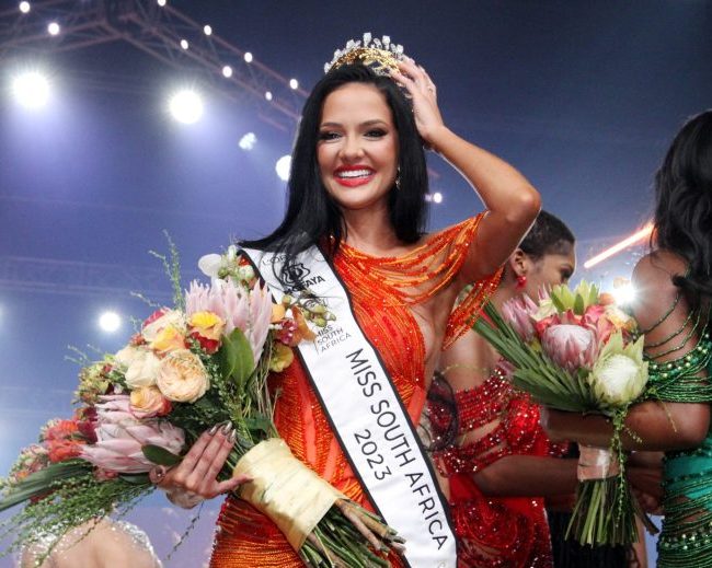 6 Facts About Our New Miss SA, Natasha Joubert - Smile 90.4FM