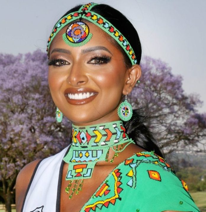Miss_Universe_South_Africa_Bryoni_Govender_national_costume_Pic_by_Yolanda_van_der_Stoep_5 Miss Universe South Africa reveals her farewell gown