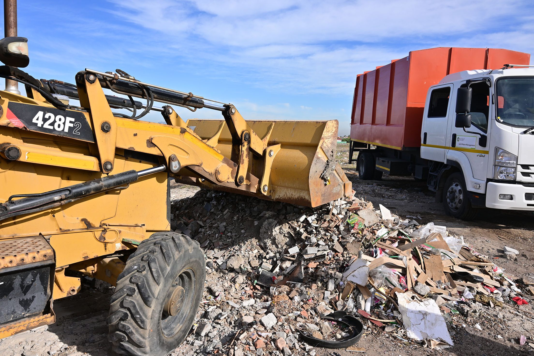 A new Clean Up and Recycle Project has been launched in Macassar this Global Recycling Day