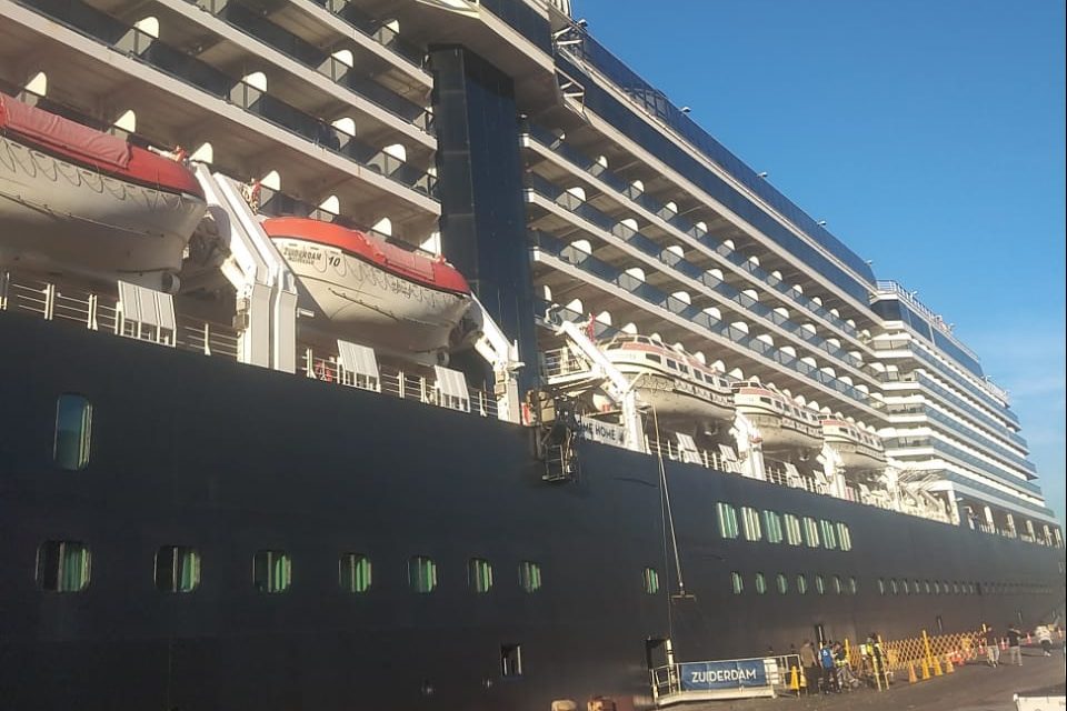 The MS Zuiderdam is also here.