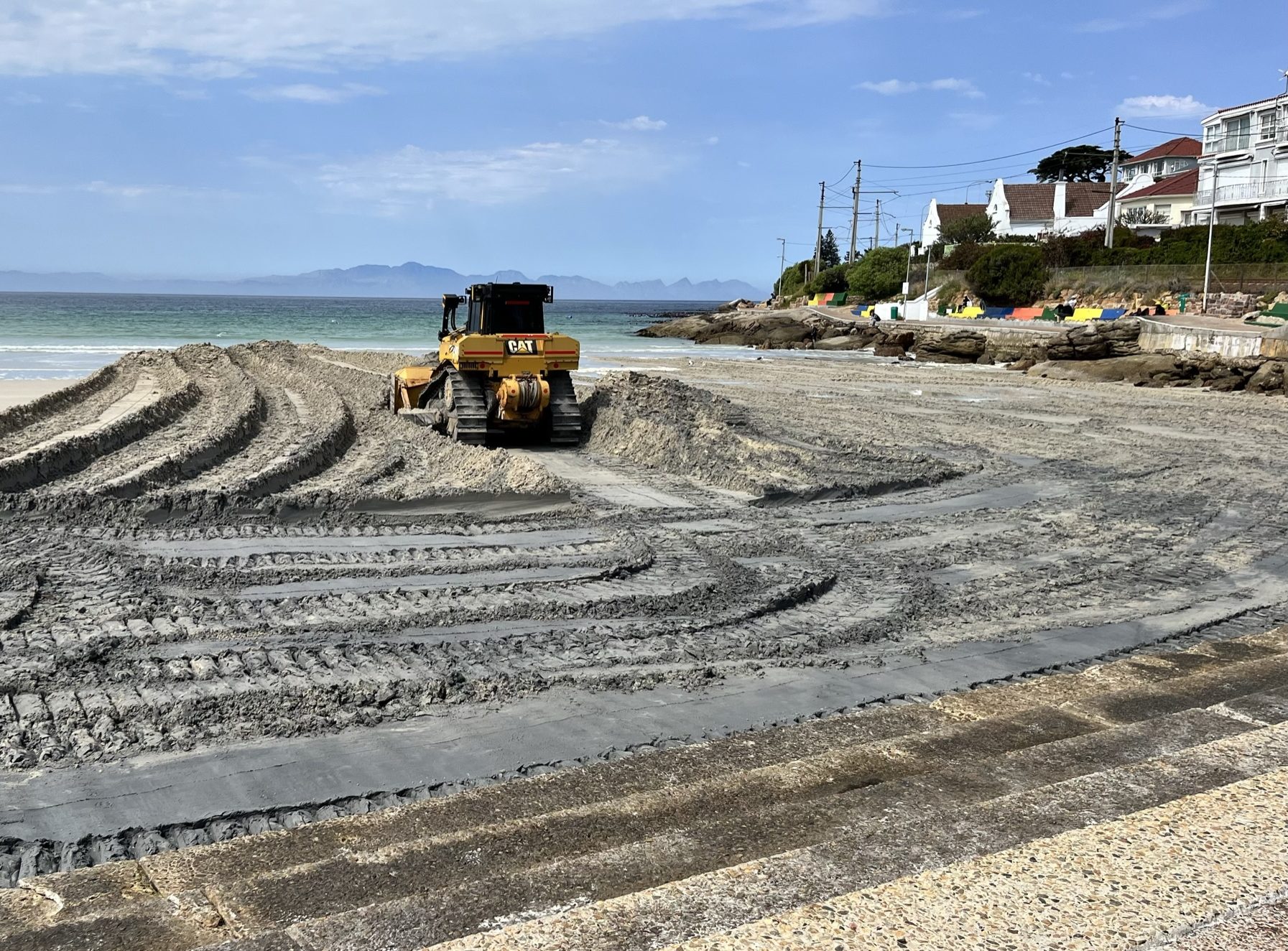 Cape Town beaches receive a "facial"