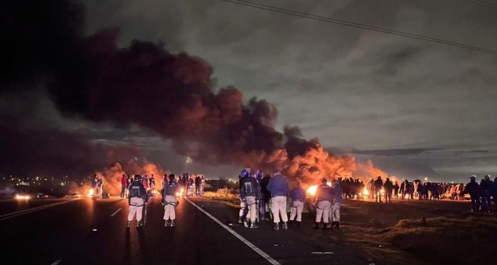 PROTEST: A section of the R300 has been closed