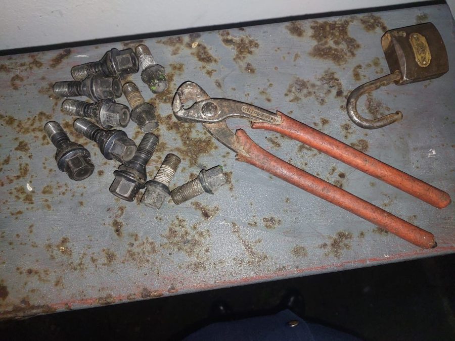 two arrested for tyre theft in grassy park