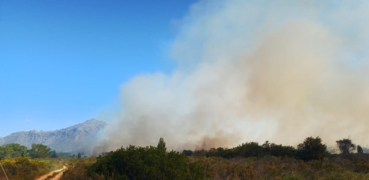 Firefighters continue to battle a blaze near Drakenstein Prison