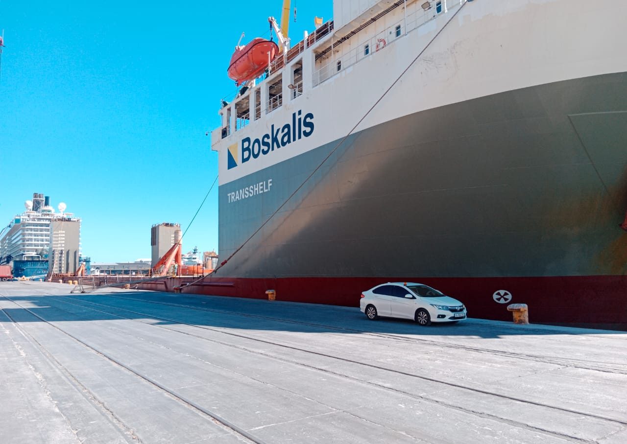 Interesting operations are afoot at Cape Town Harbour