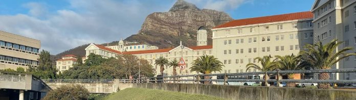 grootte schuur hospital 03 Seven young men, who recently jumped into shallow water, have broken their necks
