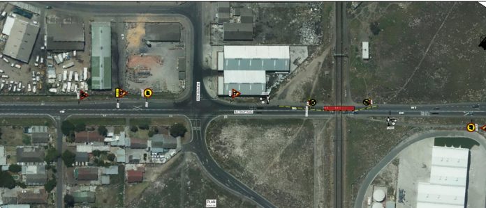 A temporary lane closure at the Buttskop Road level crossing