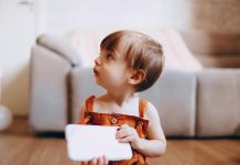 DBE developing screen-time guidelines for young kids: Expert weighs in screen time