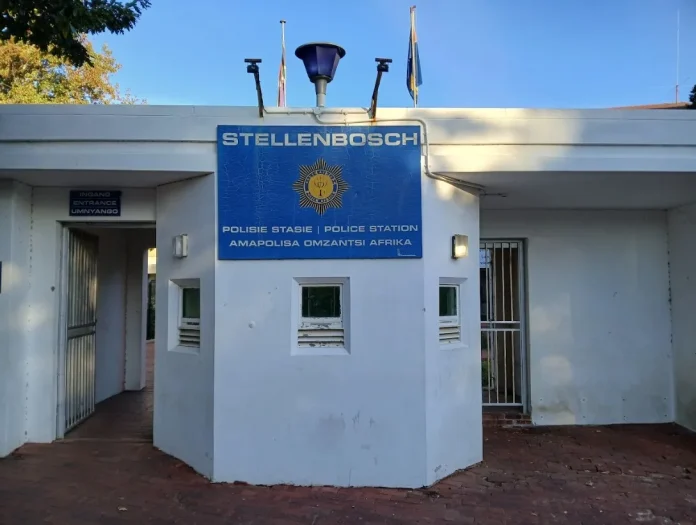Screenshot-Photo five arrested - stellenbosch