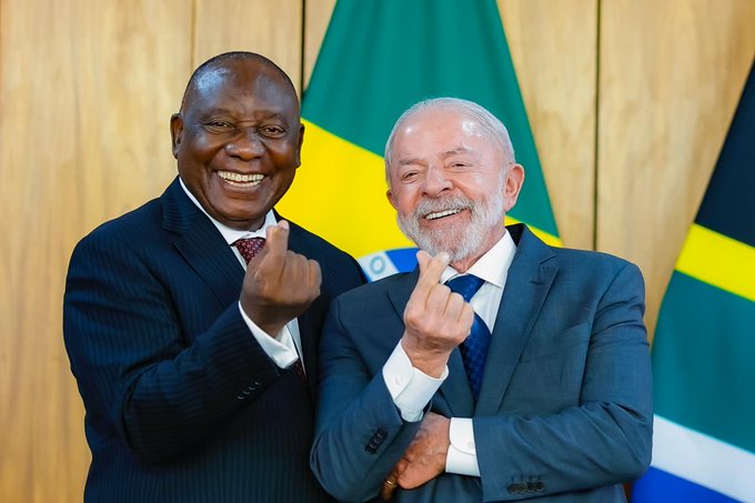 HViYyFQXQAA_e0A Lula